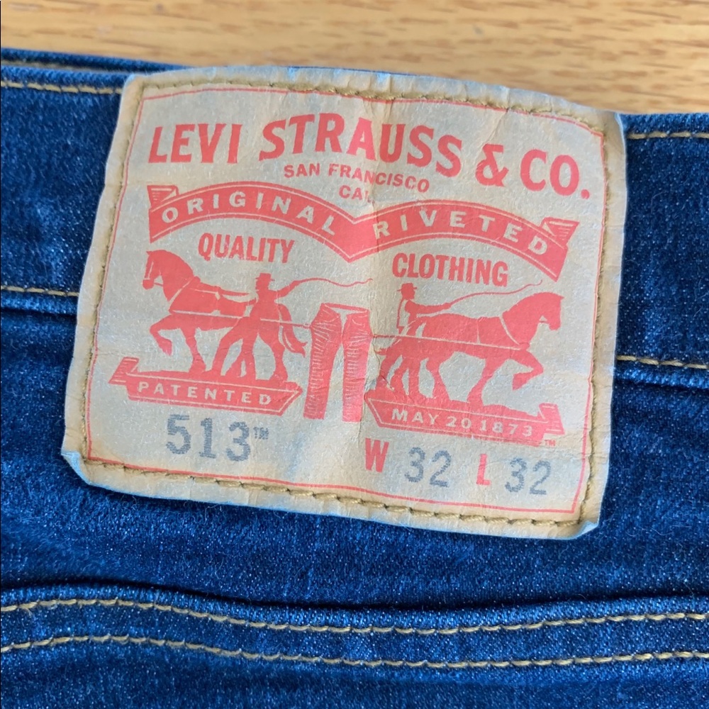 Dark Levi’s jeans!